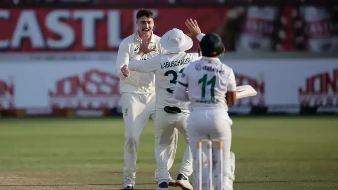 SA vs AUS 1st Test Day 4 Highlights: Matt Renshaw All-Round Show Puts Australia on Brink of Victory as South Africa Slide to 102/4
